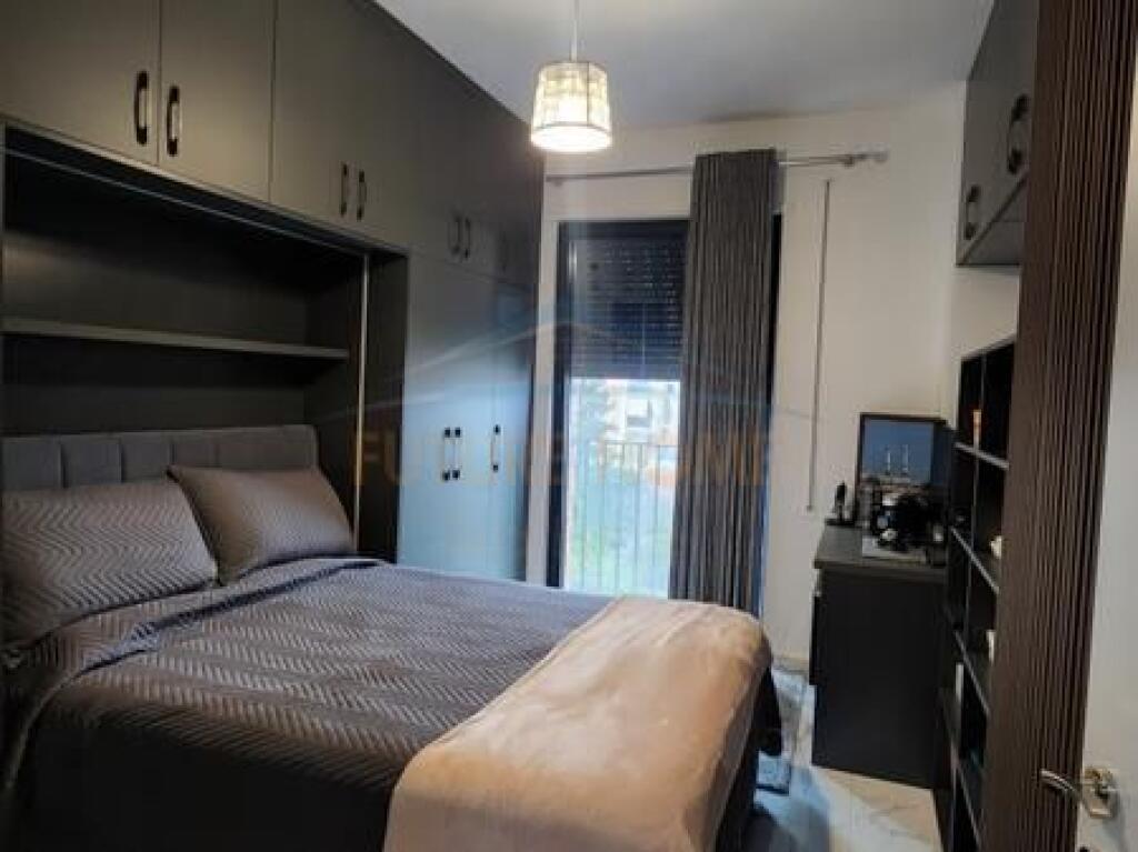 Shitet, Apartament 2+1, Porcelan, Tirane