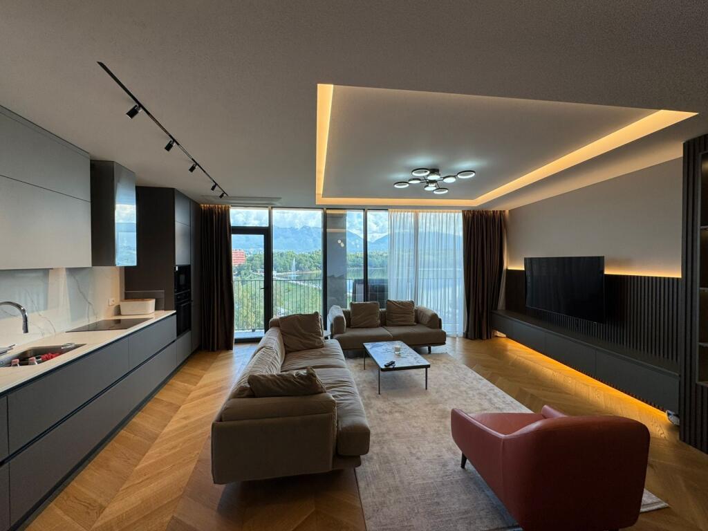 Shitet  Super Apartament  2+1+Garazh  TE LAKE VIEW LIQENI