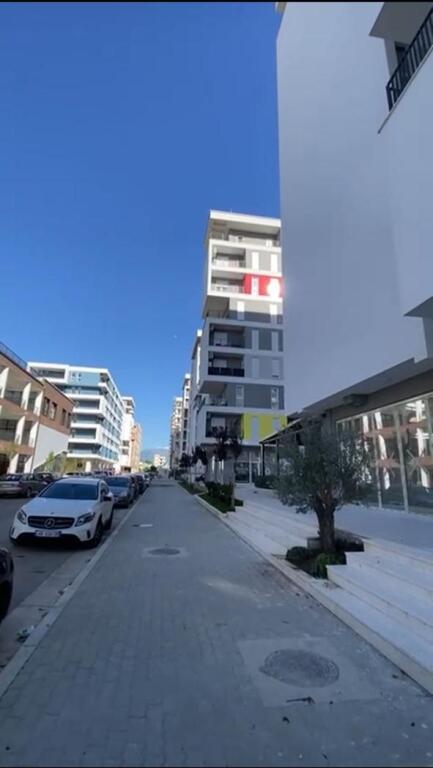 APARTAMENT 2+1 PER SHITJE, UNIVERS CITY