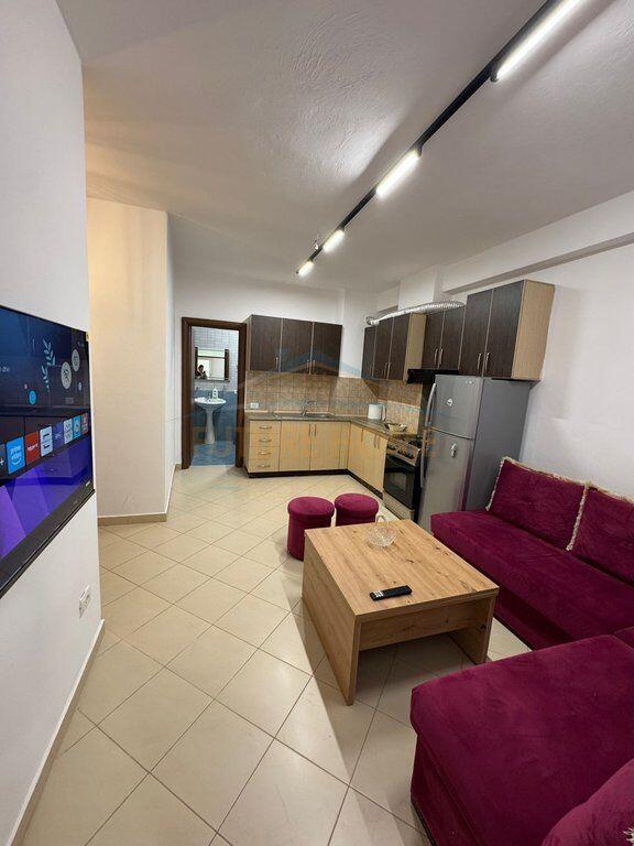 ,Affitto, Monolocale convertito in 1+1, Unaza e Re, Tirana. 370 €UNA61105