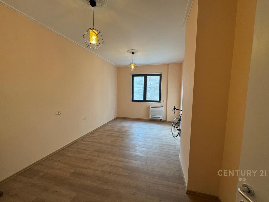 LOCALE PER UFFICI IN AFFITTO PRESSO IL LAGO ASCIUTTO! 1.500 € /Mese Superficie Totale 110m2