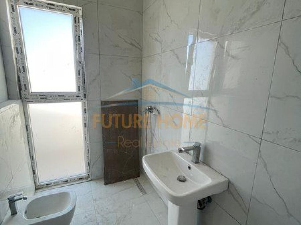 In vendita, Appartamento 1+1, Unaza e Re