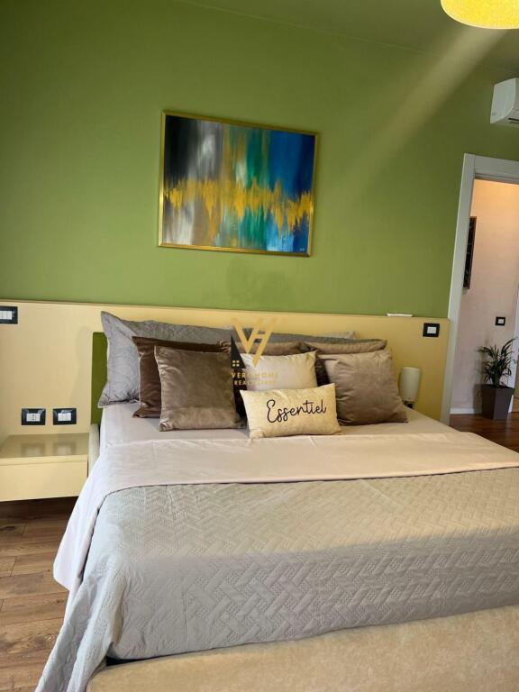 AFFITTASI APPARTAMENTO 1+1 VICINO ALLA STAZIONE DEI TRENI 80.000 LEKE