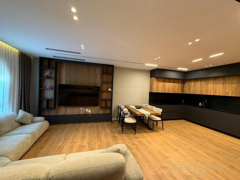 Attico di lusso in vendita – Rose Garden Residence, vicino a TEG