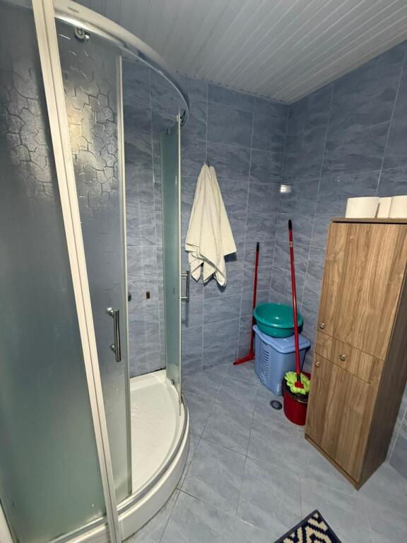 2+1,ne bllok te shkolla11 janari,cmimi 750 euro