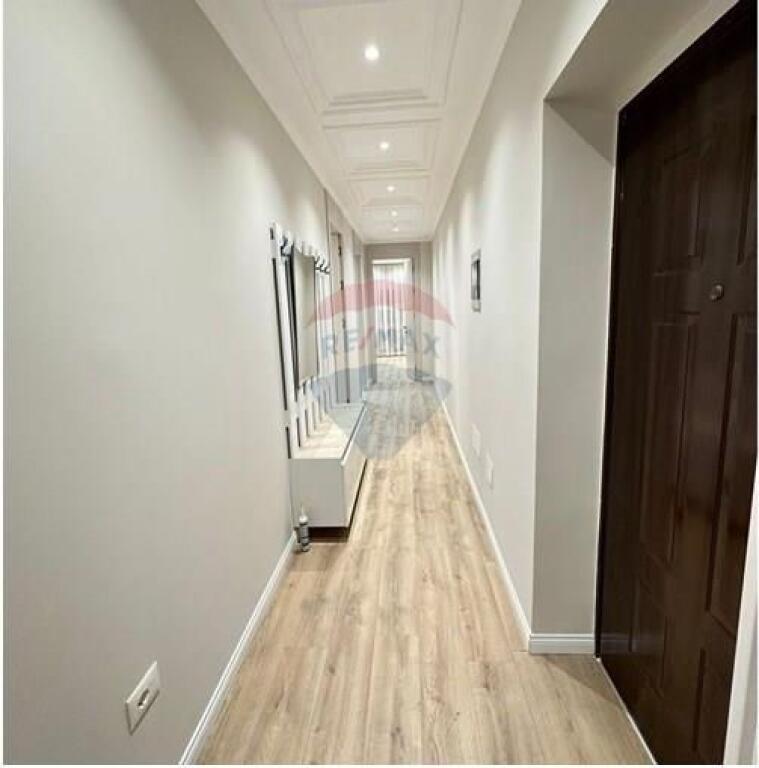 Super Apartament me qira: 2+1 &amp; Ballkon  Ne Qendër të Tiranës 1300€/Muaj