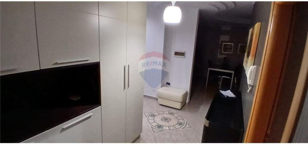 Jepet me qira apartament 2+1+2 tek Rruga Elbasanit