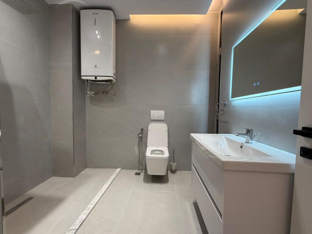 Office space for rent at Villa L in Astir.