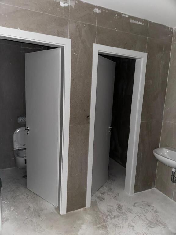 ZYRE ME QERA 286 M2 DOWNTOWN TIRANA 10.000 EURO