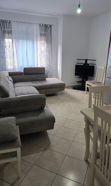 Affittasi appartamento 2+1 Misto Mame!
