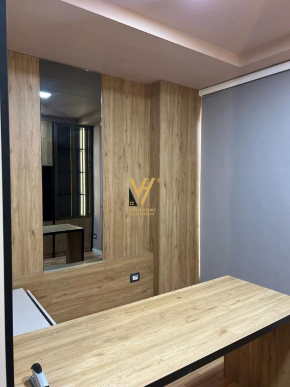 JEPET ZYRE 20 M2 ME QERA TE STACIONI I TRENIT 30.000 LEKE