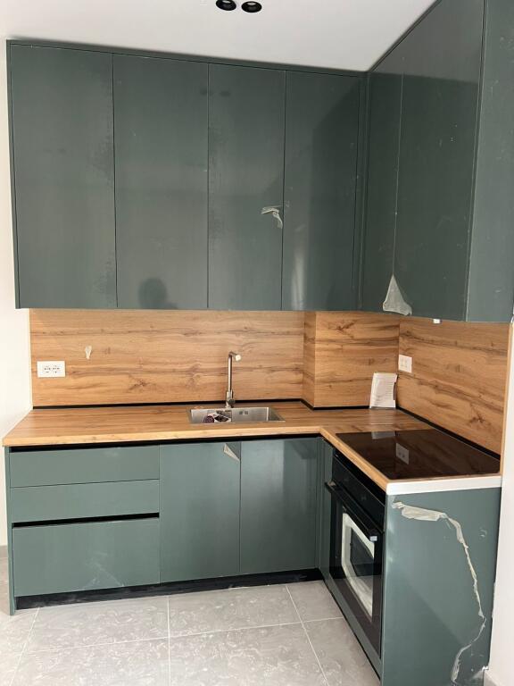 Jepet garsoniere me qira në zonën 5 Maj – Gati për Banim!