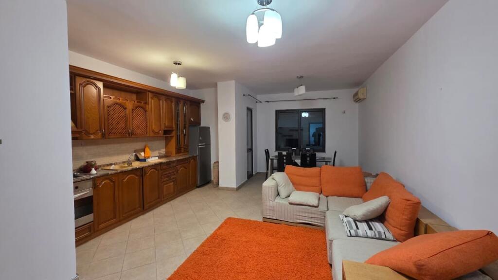 VENDESI APPARTAMENTO 2+1, Via Frang Bardhi