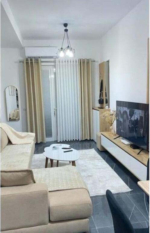 Ofrojme apartament per qira ne Ali Dem