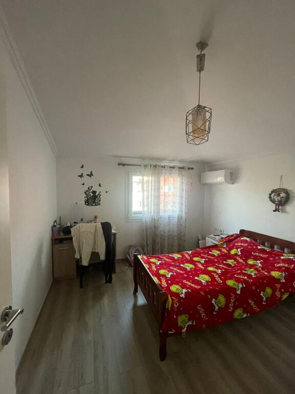 APARTAMENT ME QERA 3+1 RRUGA ELBASANIT 600 EURO