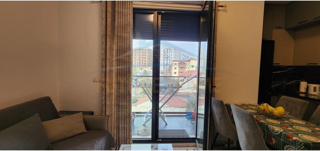 Shitet, Apartament 2+1, Porcelan, Tirane