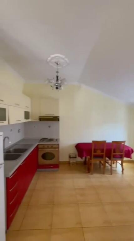 Jepet Apartament me qera