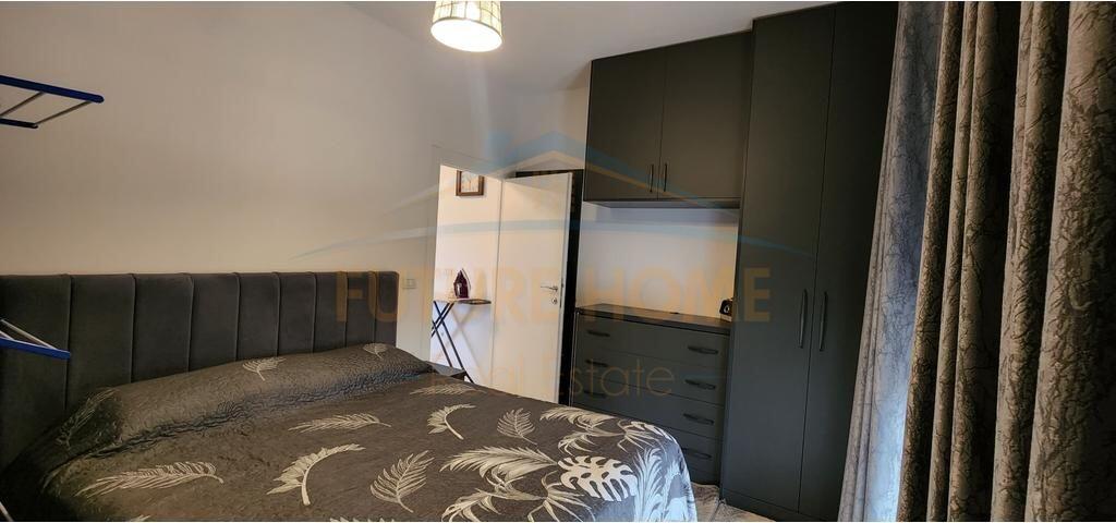 Shitet, Apartament 2+1, Porcelan, Tirane