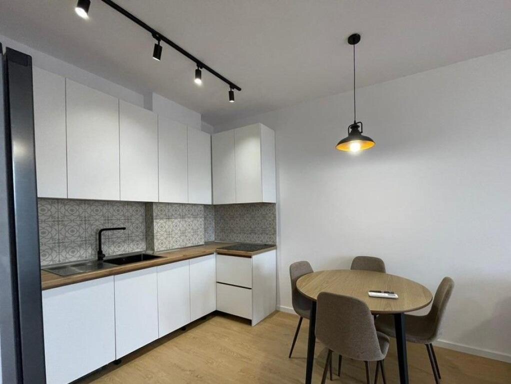 JEPET ME QIRA APARTAMENT 1+1  – TEK GOLDEN TOWER, RRUGA MINE PEZA!!