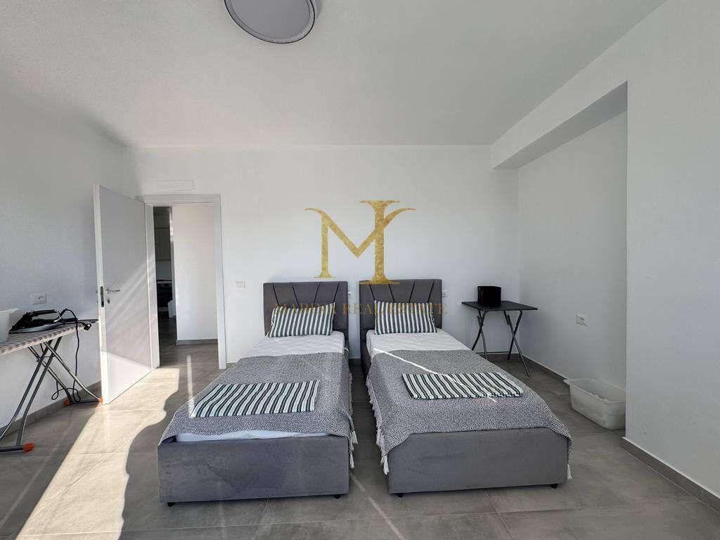 Jepet me qera apartament 2+1+depo ne Plazh Hekurudha, Durres!