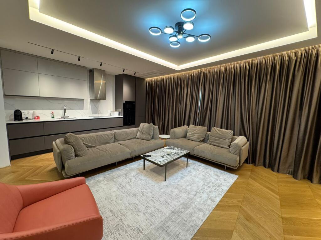 Shitet  Super Apartament  2+1+Garazh  TE LAKE VIEW LIQENI