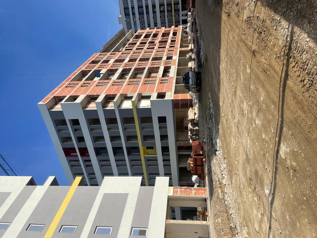 Ambient bisnesi per shitje/Univers City