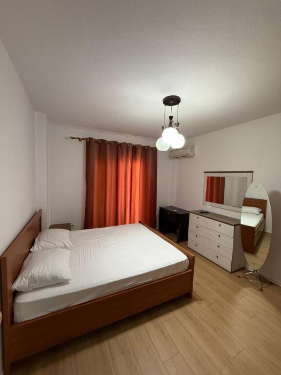 2+1,ne bllok te shkolla11 janari,cmimi 750 euro