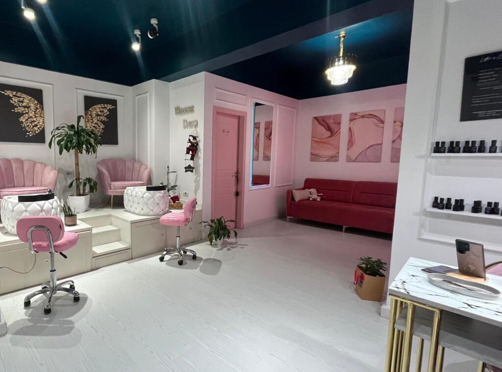 AMBIENT BIZNESI ME QERA 70 M2 MYSLYM SHYRI 80.000 LEKE