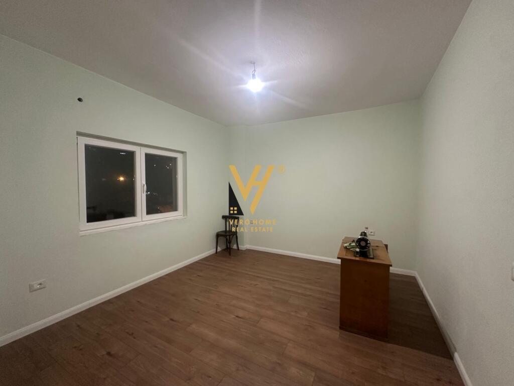 JEPET VILE TRE KATESHE ME QERA NE KOMBINAT 110.000 LEKE