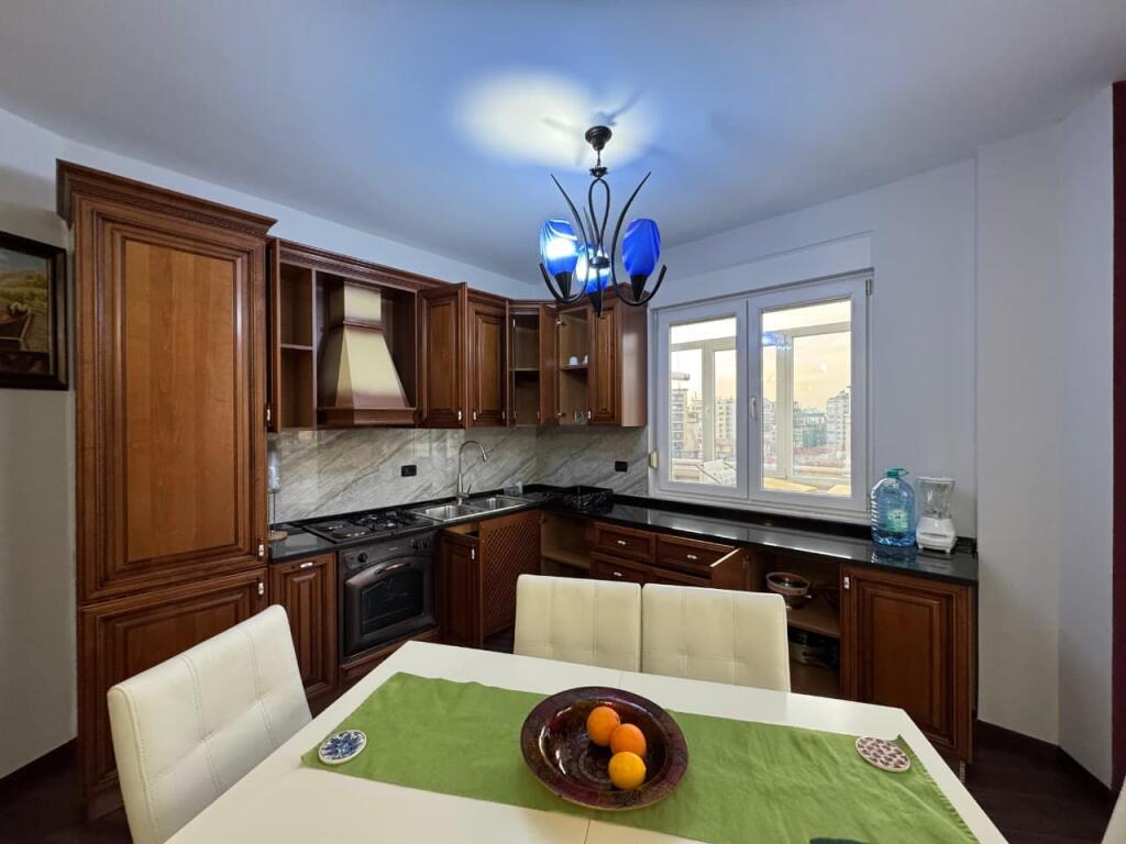 Affittasi appartamento 2+1 Piazza Wilson