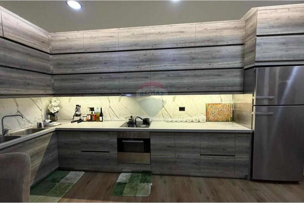 Apartament 2+1 per shitje te kika 2 komuna parisit