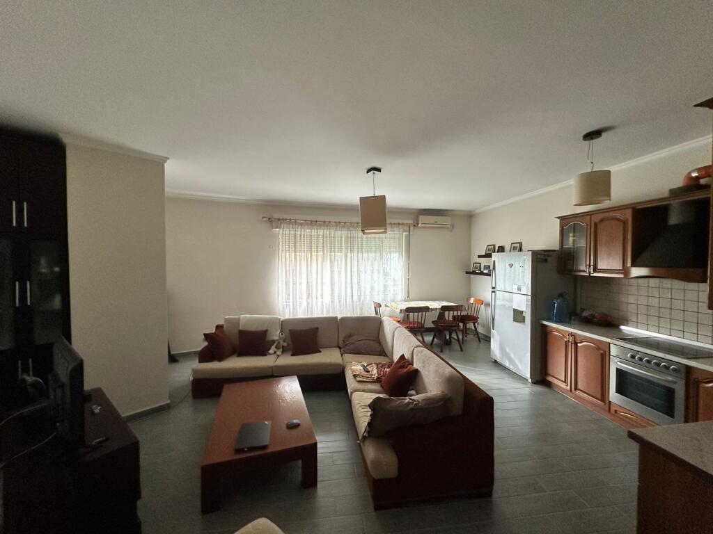 Apartament 1+1 per shitje ne fillim te Kodres se Diellit