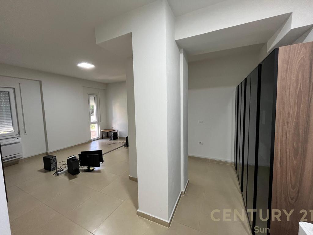 APARTAMENT 1+1 PER QIRA NE RRUGEN E KOSOVAREVE-TIRANE! 1,000 € /Muaj Sip. Totale  68m2