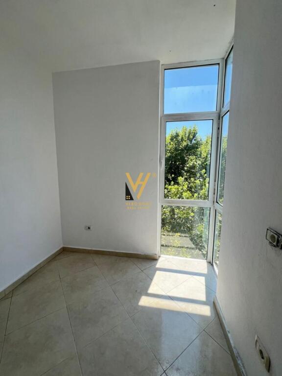 SHITET APARTAMENT 2+1+2+BLK TE ISH EKSPOZITA 350.000 EURO