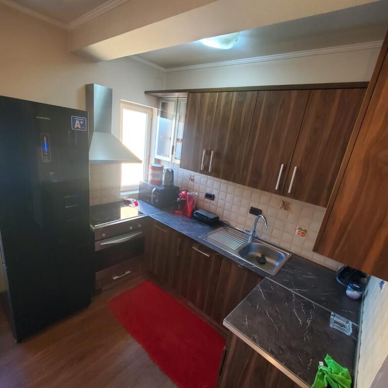 Apartament 1+1, Kafe Roma!