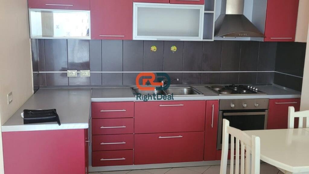 Tek Komuna E Parisit, Shitet Apartament 1+1 Me Planimteri Te Rregullt!!