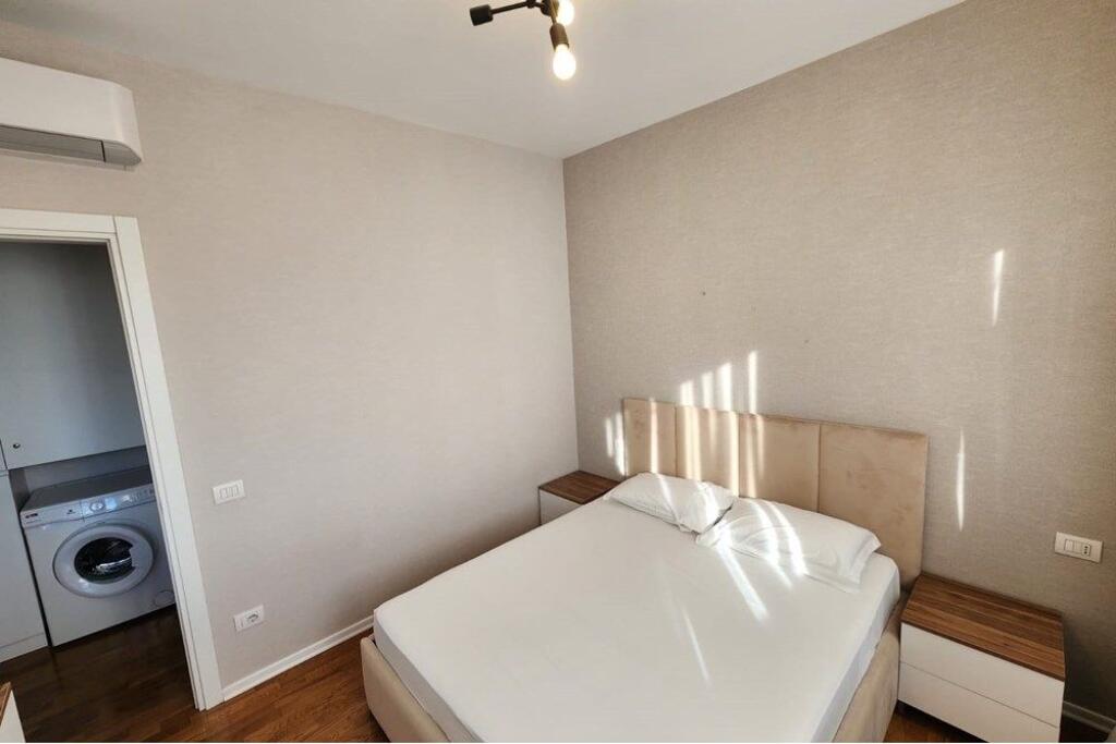 Apartament 1+1 me qira te Rr Barikadave!