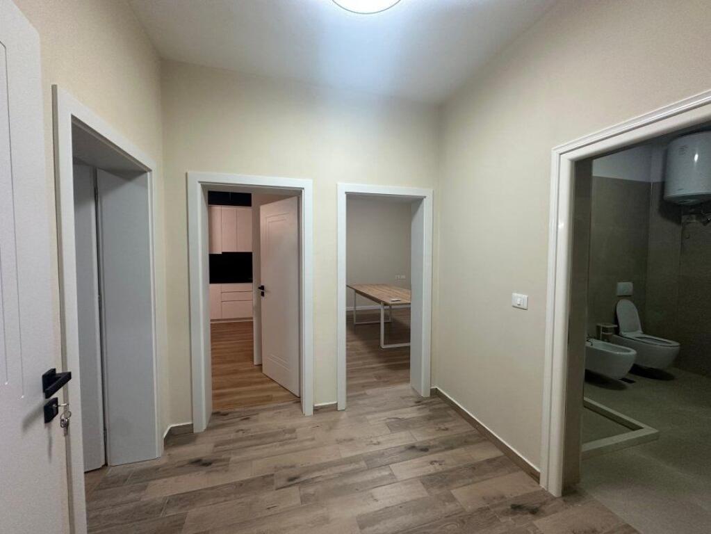 Apartament 2+1+parkim me qera ne Sauk prane Tegut