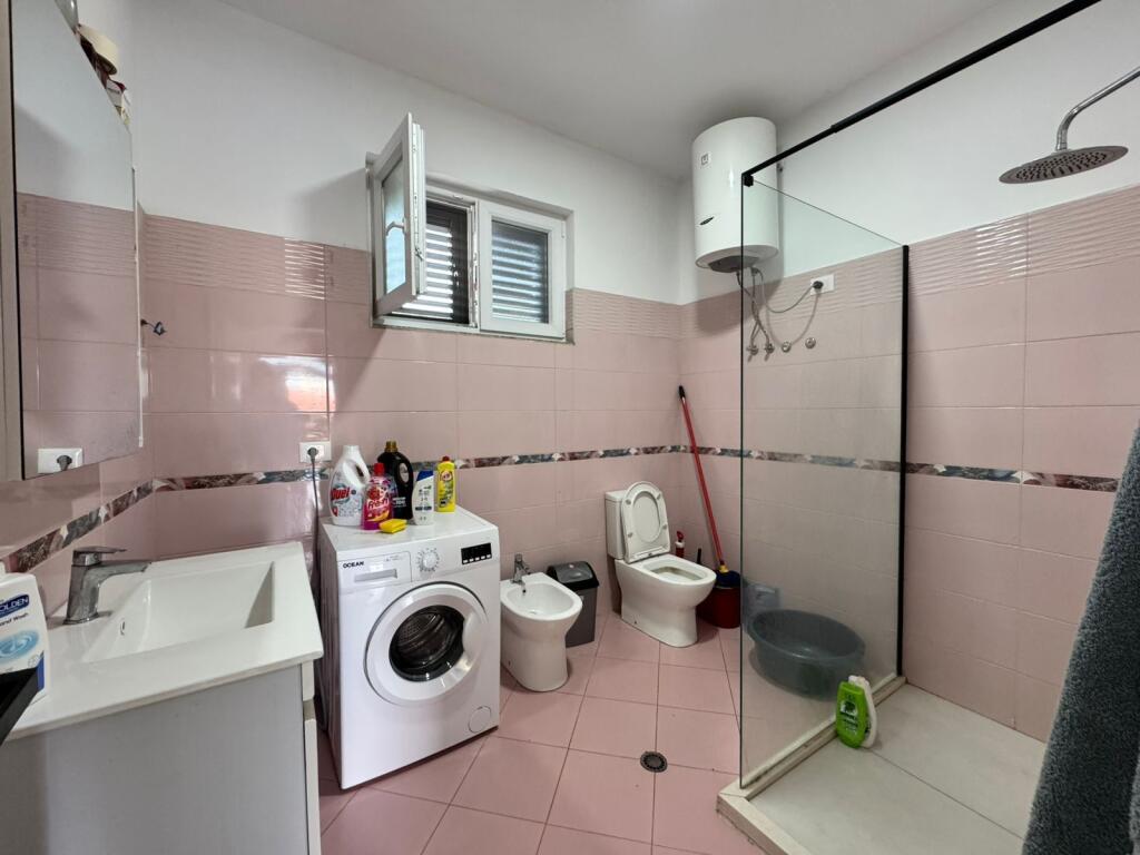 INVESTIM I SIGURT! VILË 2-KATËSHE NË NJË NGA ZONAT MË TË KËRKUARA TË DURRËSIT