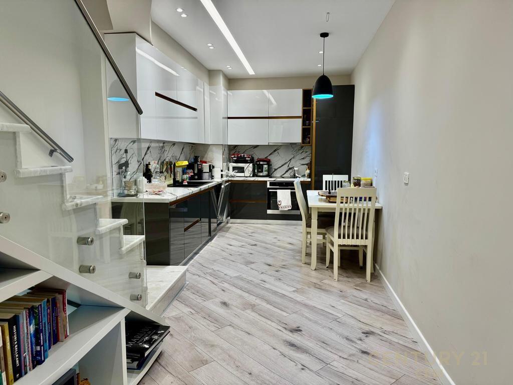 Super Triplex per shitje tek Kodra e Diellit 2