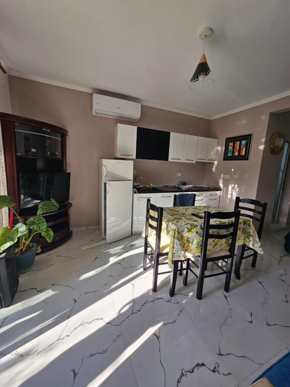 !!!!GARSONIERE ME QERA!!!