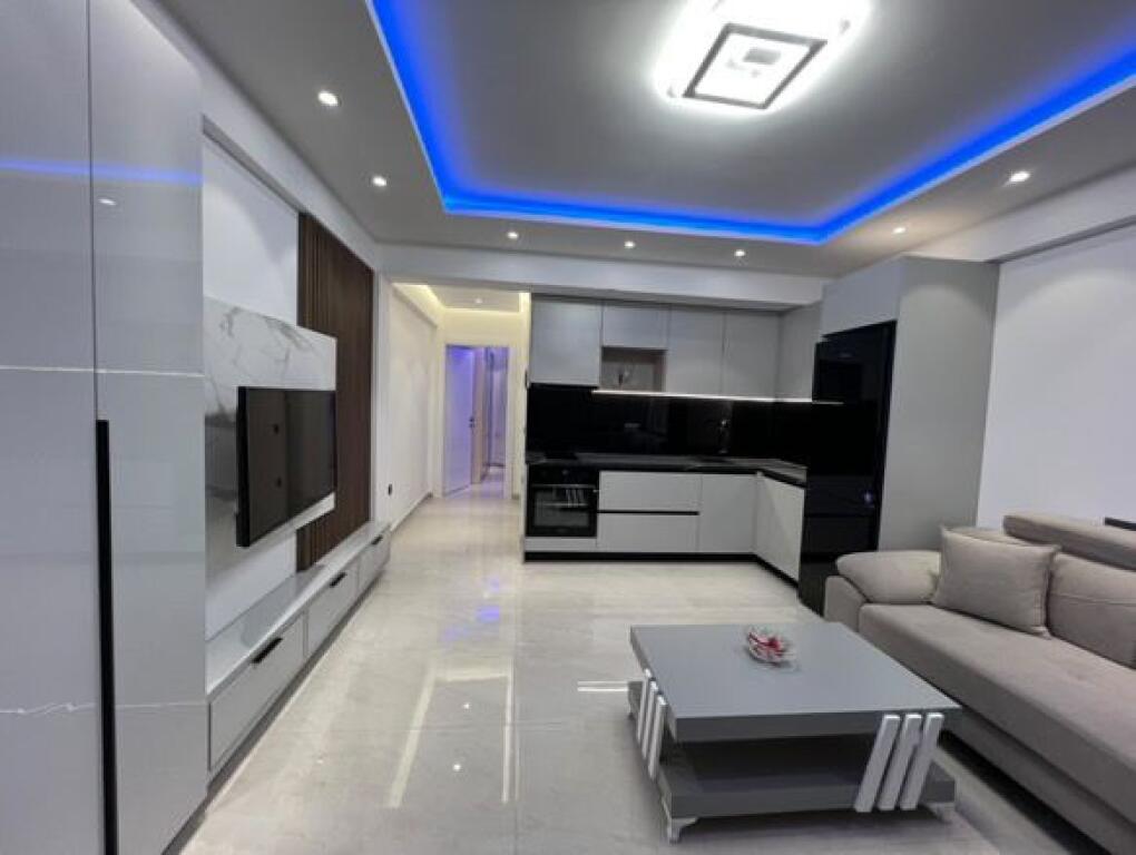 🏡  Jepet me Qira Apartament Super Luksoz – Kombinat ,Tiranë