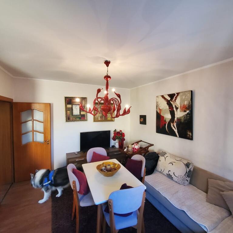 Apartament 1+1, Kafe Roma!