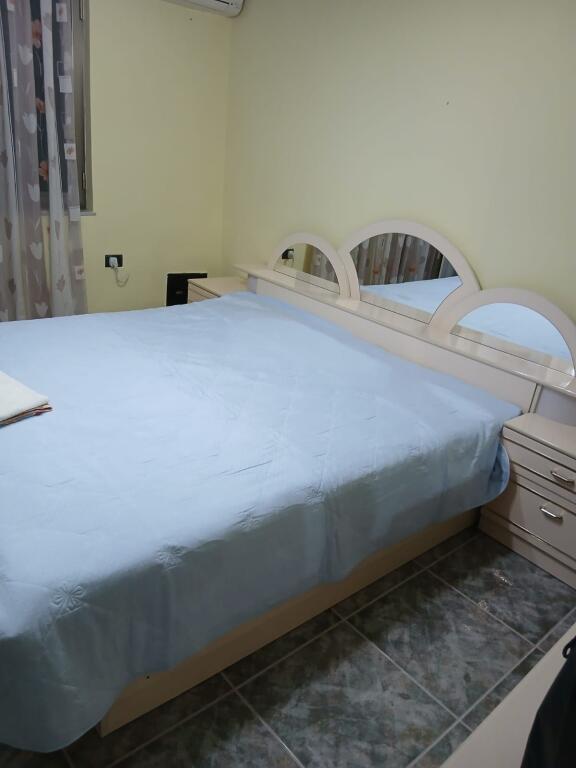 Apartment 2+1 for rent at Qemal Stafa Street (Red School)!!!