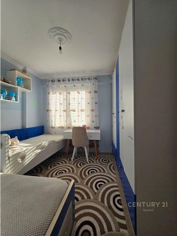 Shitet apartament 2+1 tek Casa Italia!