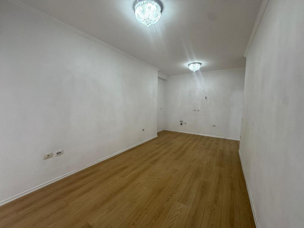 Apartament 2+1, Fresk!