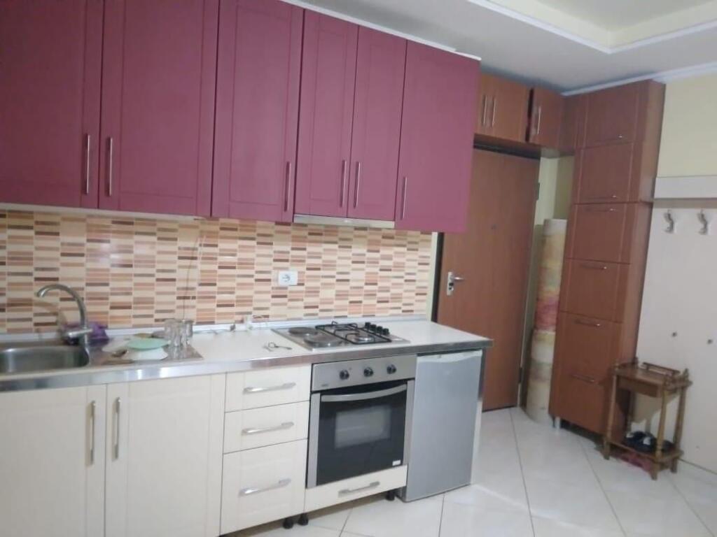 Apartament 1+1 me qira siper Ish Tregut Elektrik!