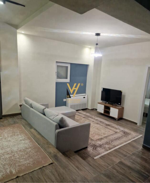 JEPET APARTAMENT 2+1 ME QERA TE STACIONI I TRENIT 70.000 LEKE