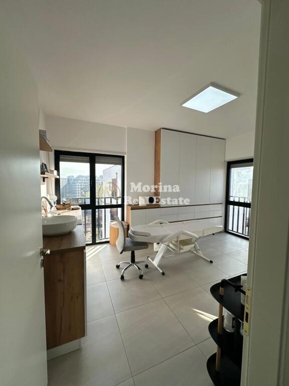 Apartament 3+1+2wc, Rruga e Dibres, 261000 €.