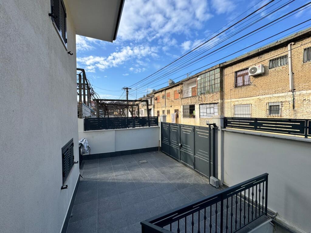 INVESTIM I SIGURT! VILË 2-KATËSHE NË NJË NGA ZONAT MË TË KËRKUARA TË DURRËSIT